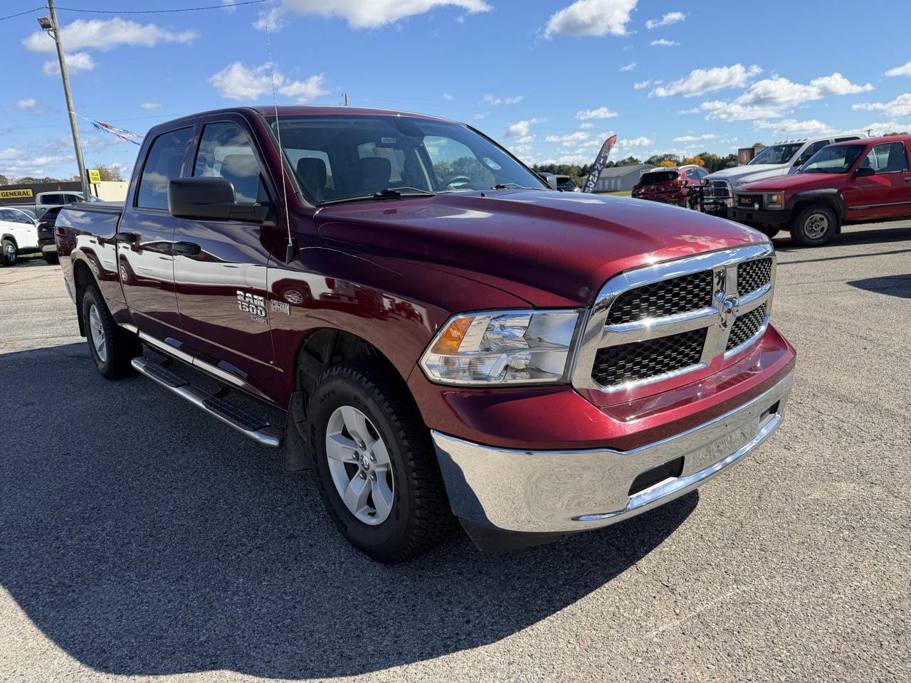 RAM 1500 Classic Warlock 4x4 Crew Cab 5'7" Box 2023