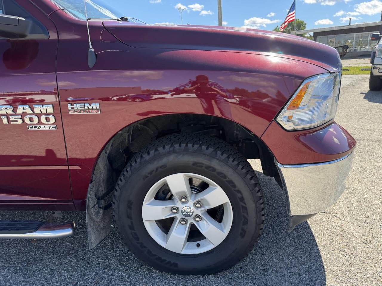 RAM 1500 Classic Warlock 4x4 Crew Cab 5'7" Box 2023