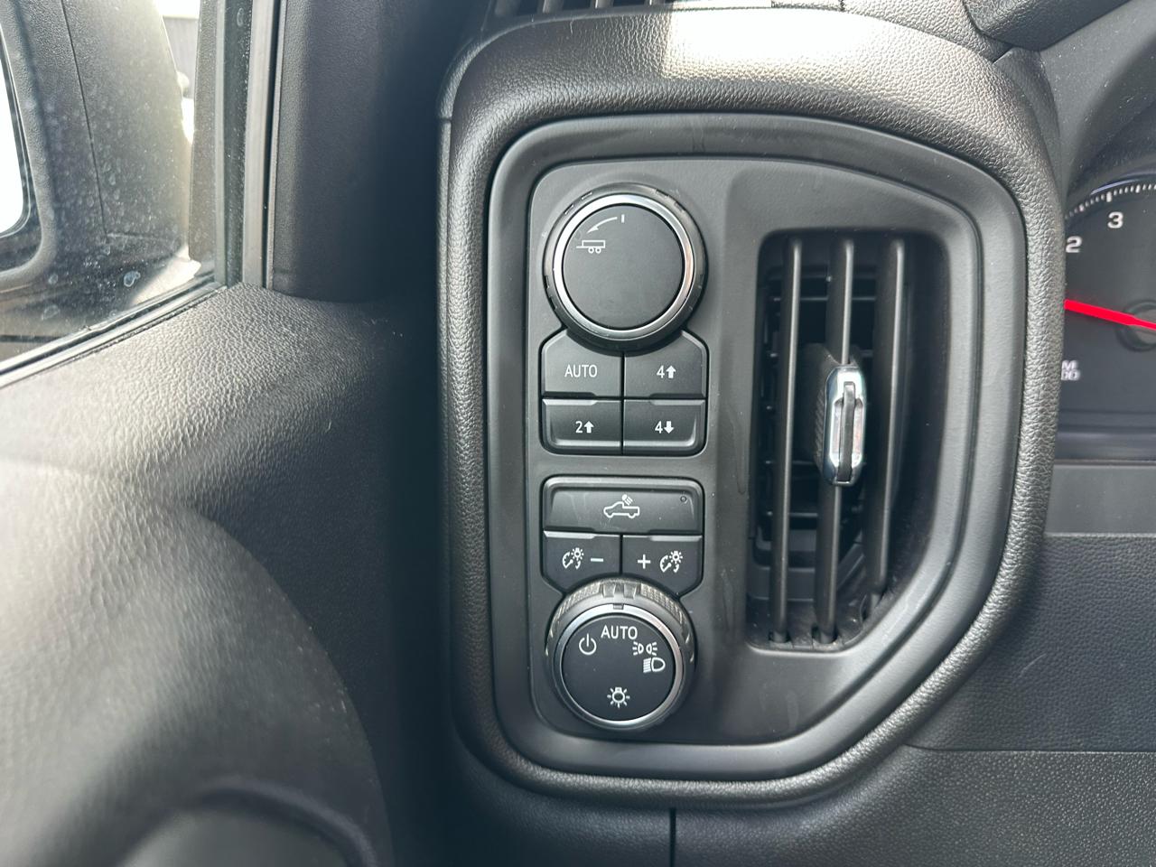 Chevrolet Silverado 1500 RST Crew Cab 2WD 2024