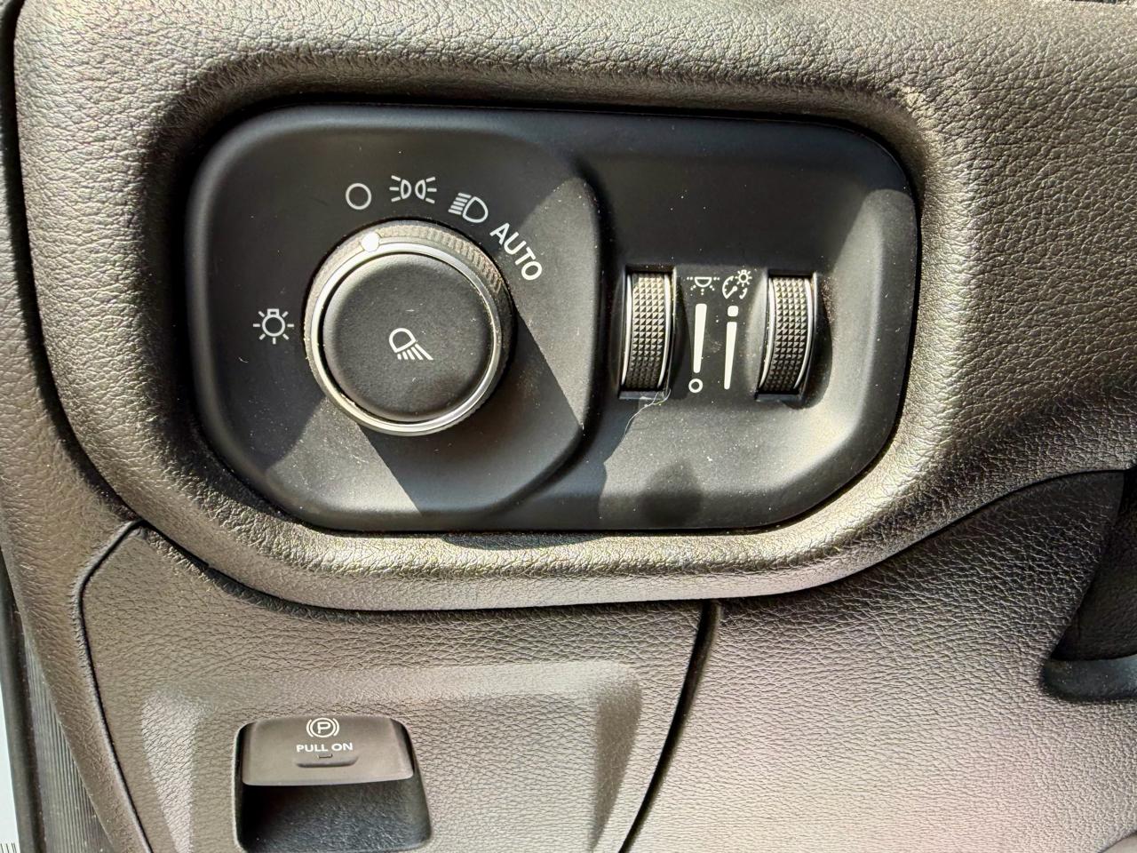 RAM 1500 Tradesman Crew Cab LWB 4WD 2019