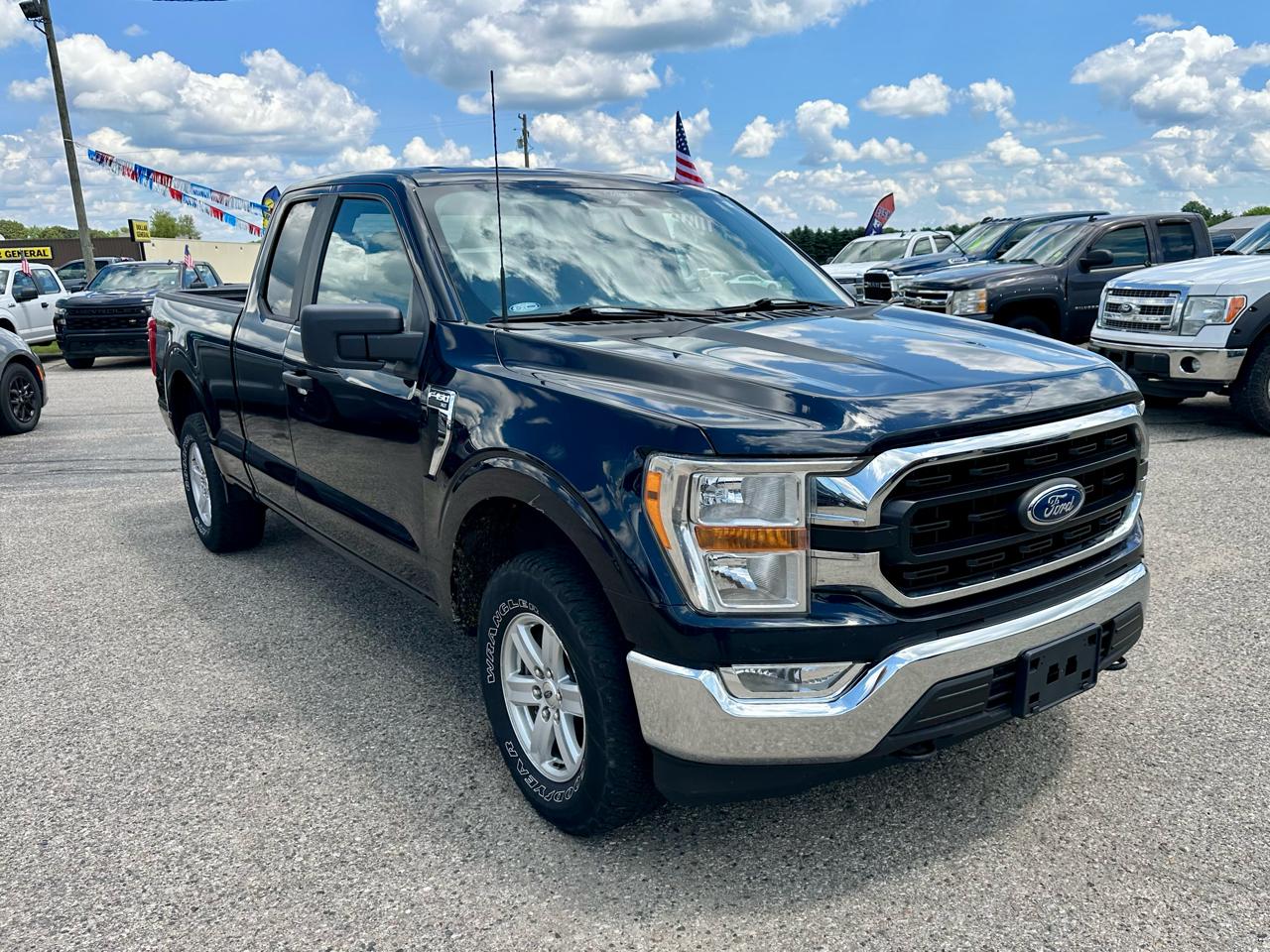 Ford F-150 XLT 4WD SuperCab 8' Box 2022