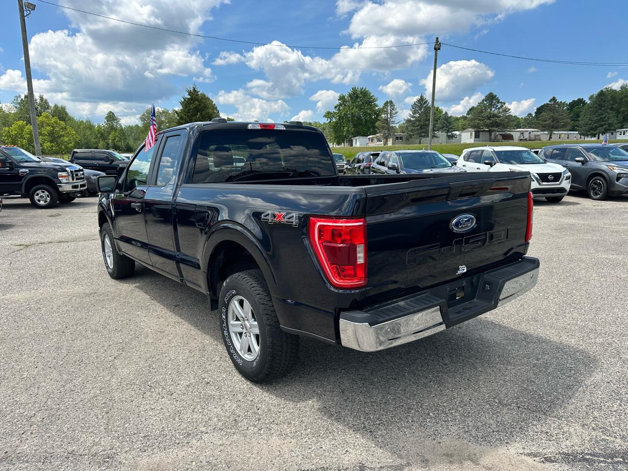 Ford F-150 XLT 4WD SuperCab 8' Box 2022