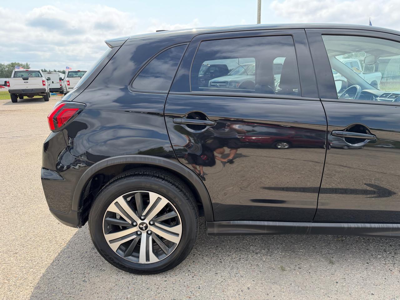 Mitsubishi Outlander Sport 2.0 ES 4WD 2024