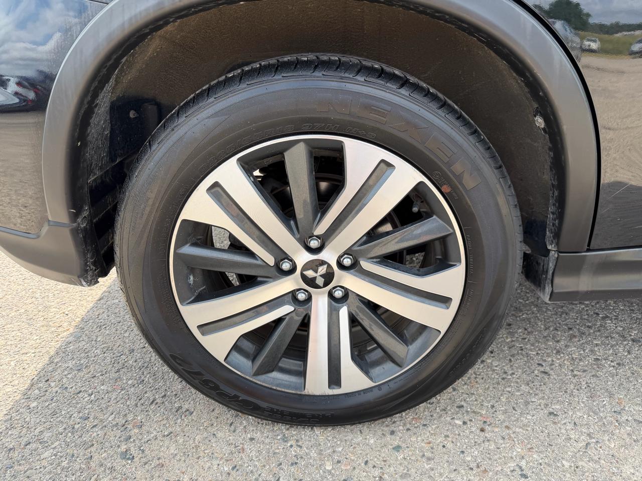 Mitsubishi Outlander Sport 2.0 ES 4WD 2024