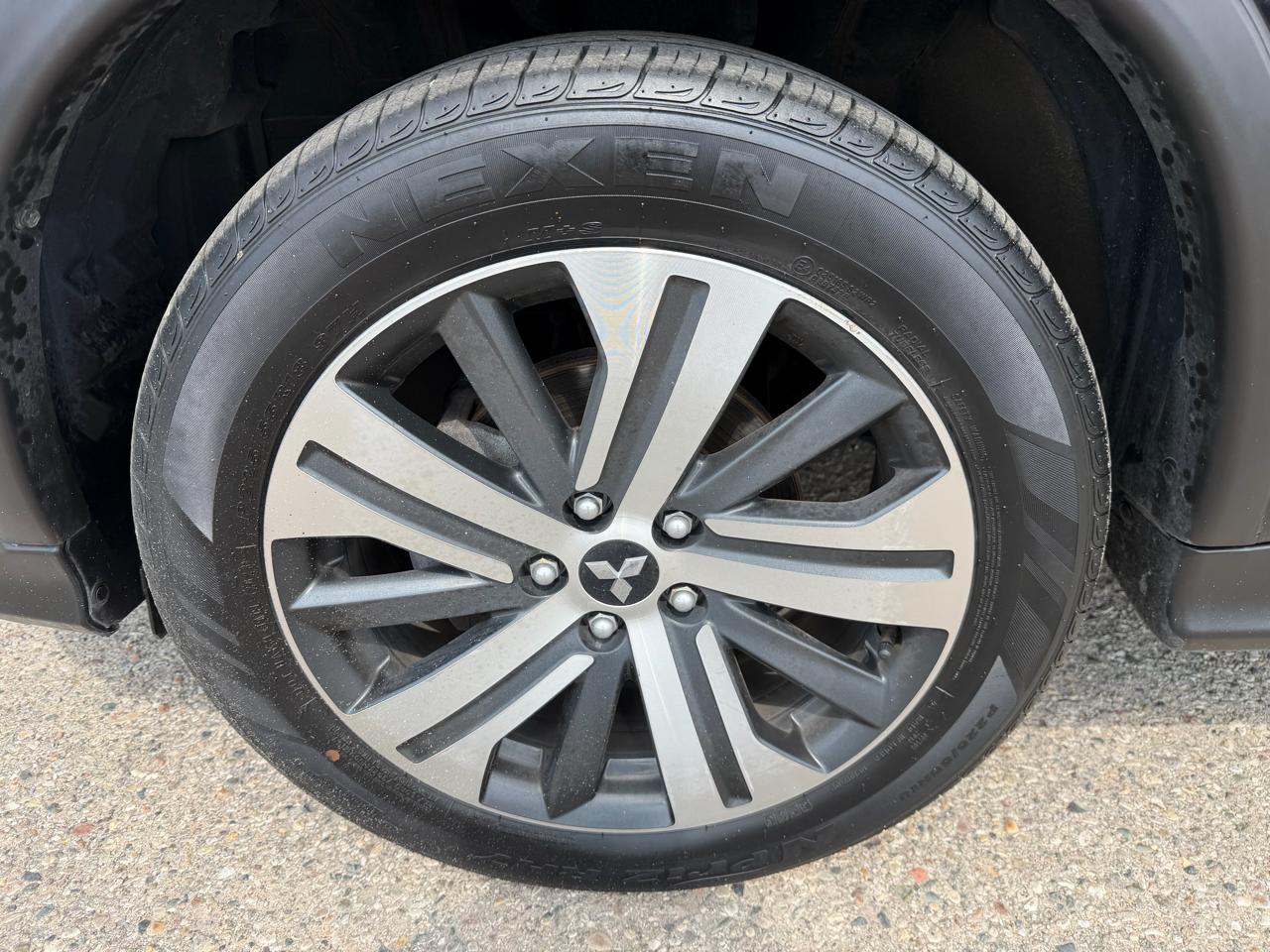 Mitsubishi Outlander Sport 2.0 ES 4WD 2024