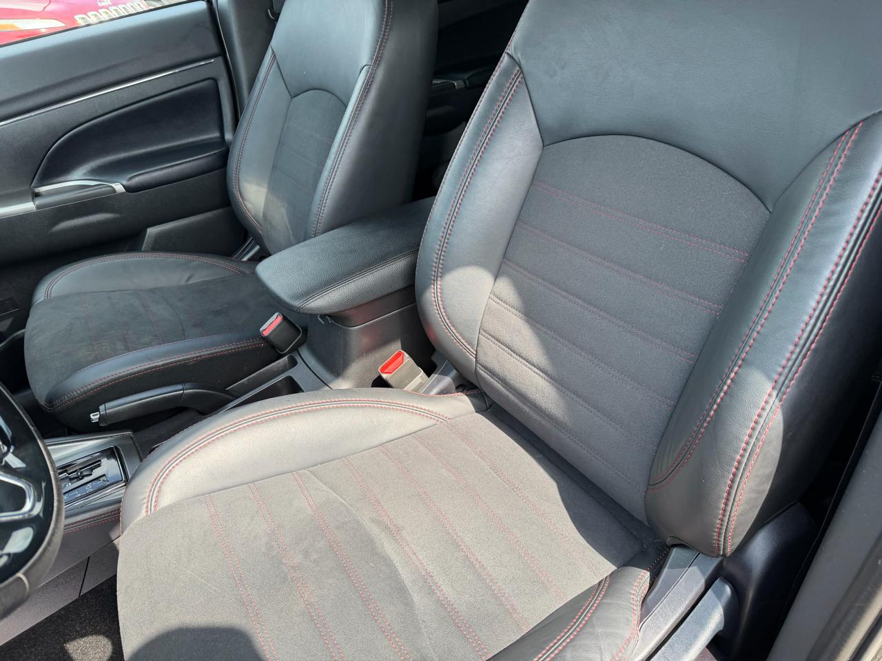 Mitsubishi Outlander Sport 2.0 ES 4WD 2024