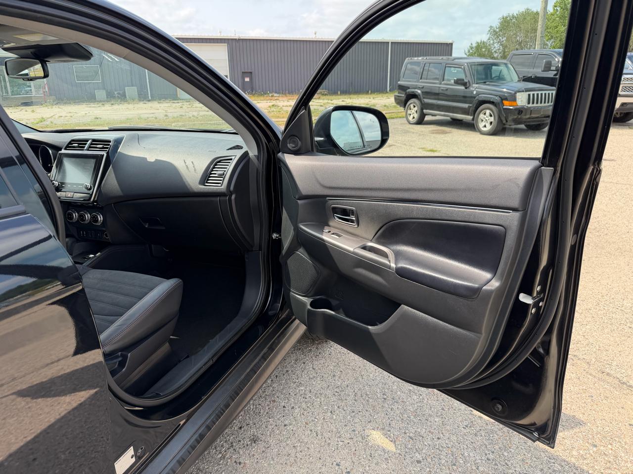 Mitsubishi Outlander Sport 2.0 ES 4WD 2024