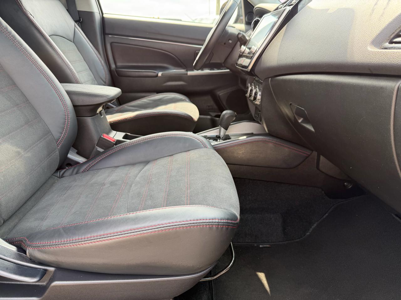 Mitsubishi Outlander Sport 2.0 ES 4WD 2024