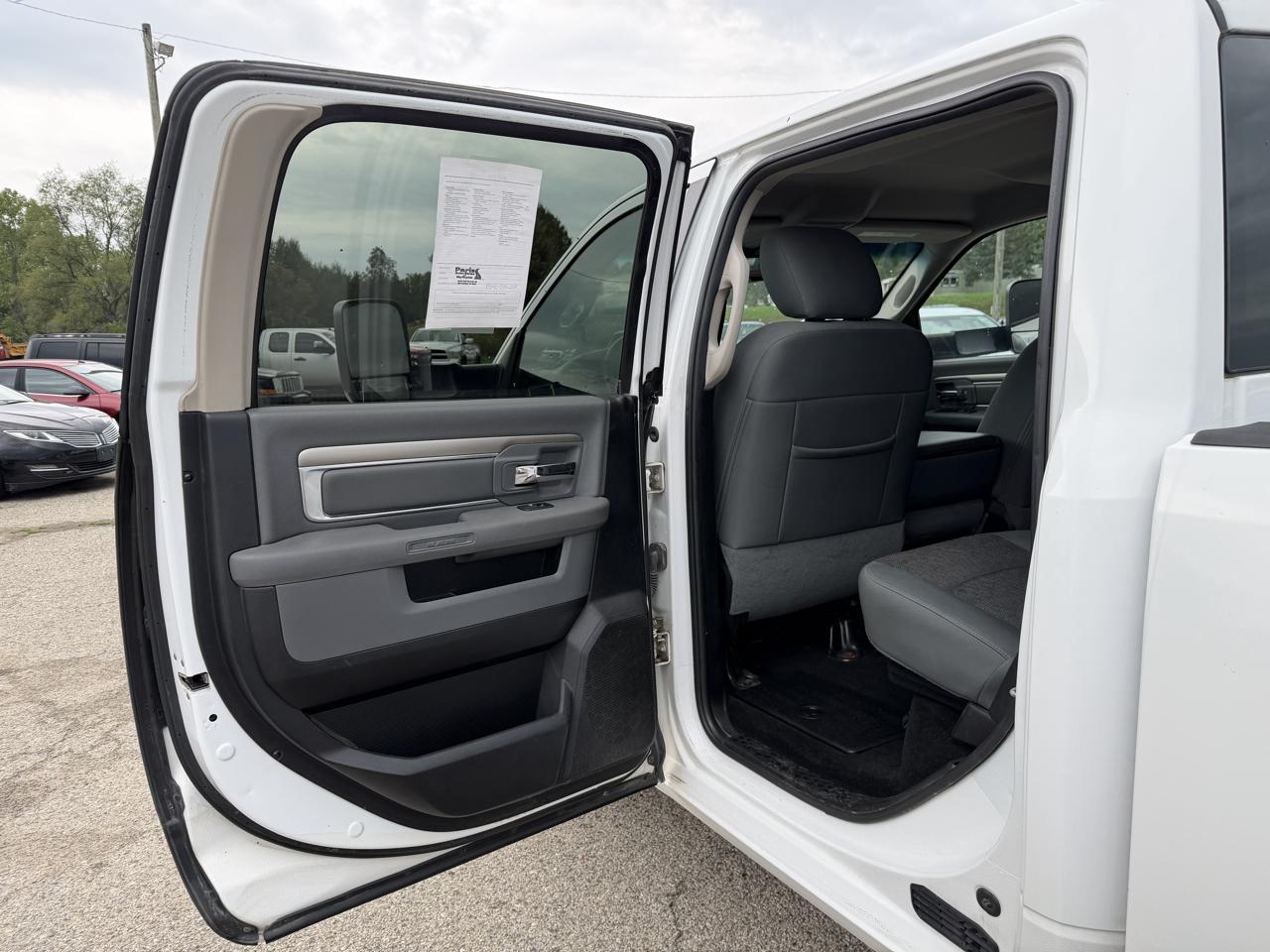 RAM 2500 SLT Crew Cab SWB 4WD 2015