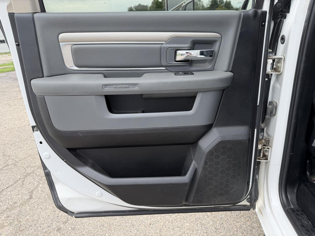 RAM 2500 SLT Crew Cab SWB 4WD 2015