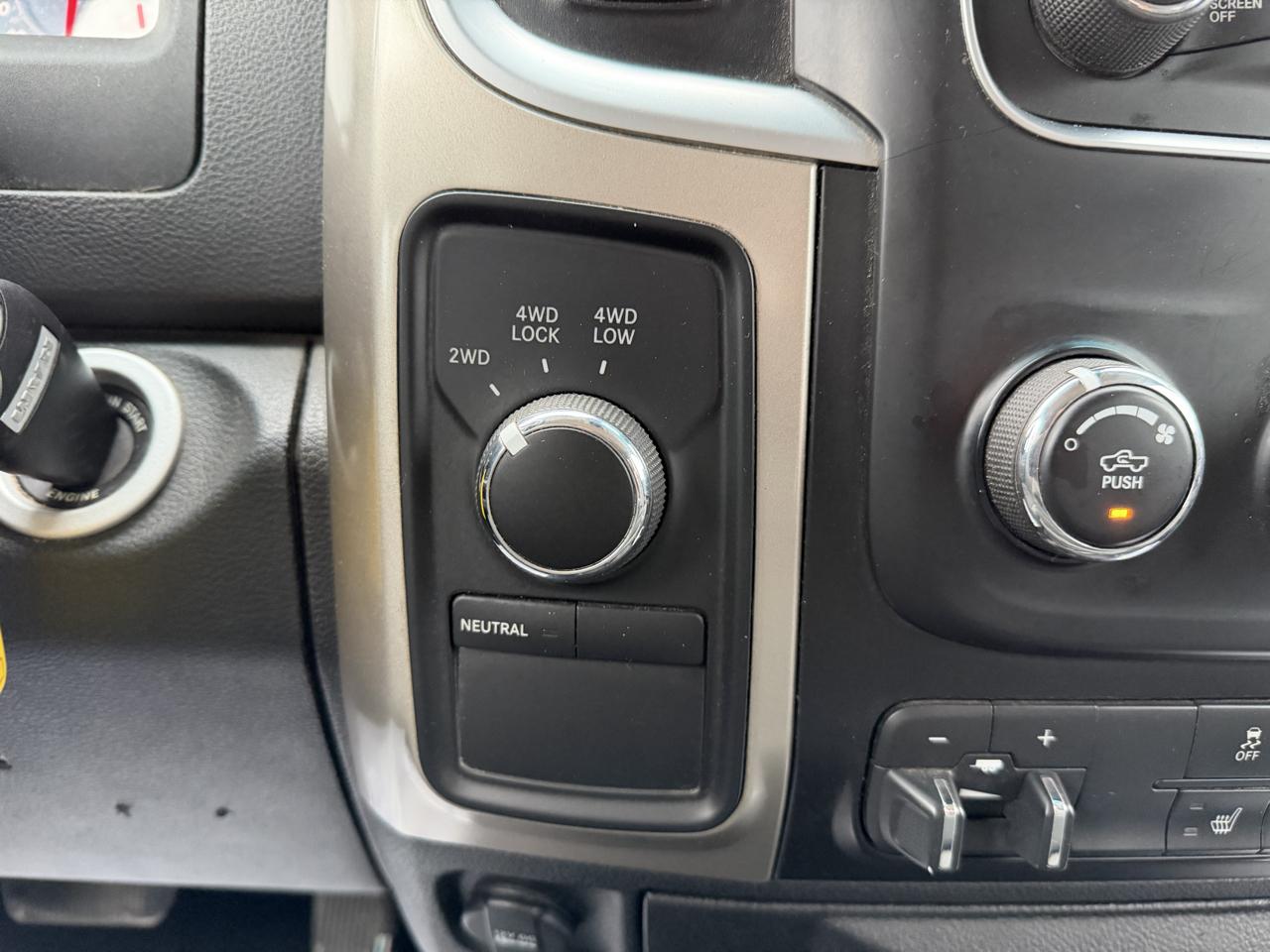RAM 2500 SLT Crew Cab SWB 4WD 2015