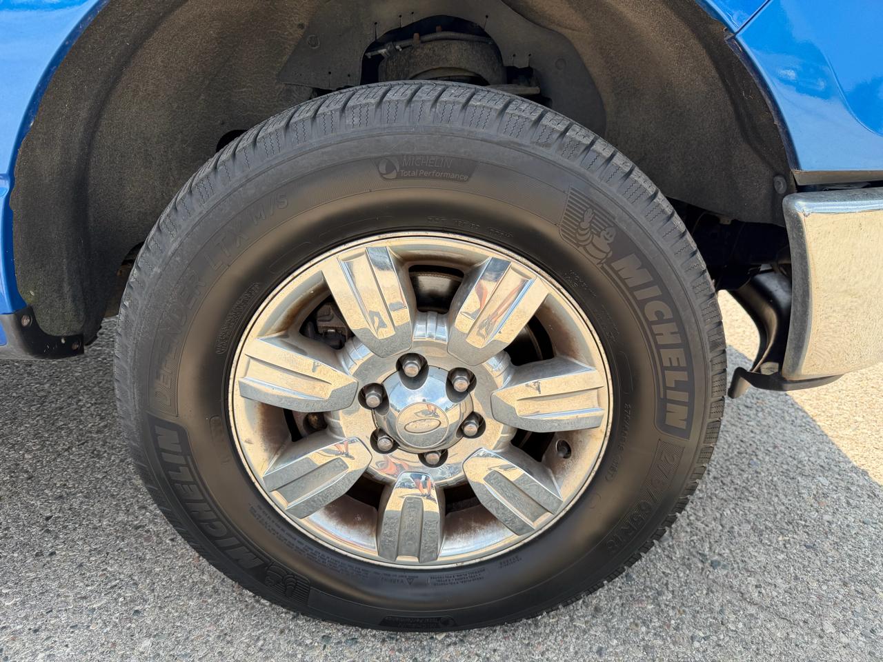 Ford F-150 XL SuperCab 8-ft. Bed 4WD 2012