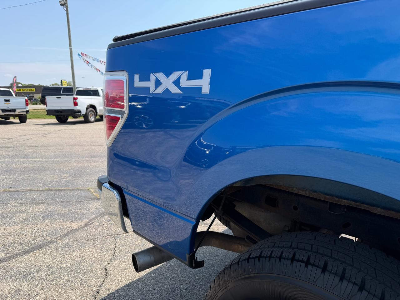 Ford F-150 XL SuperCab 8-ft. Bed 4WD 2012