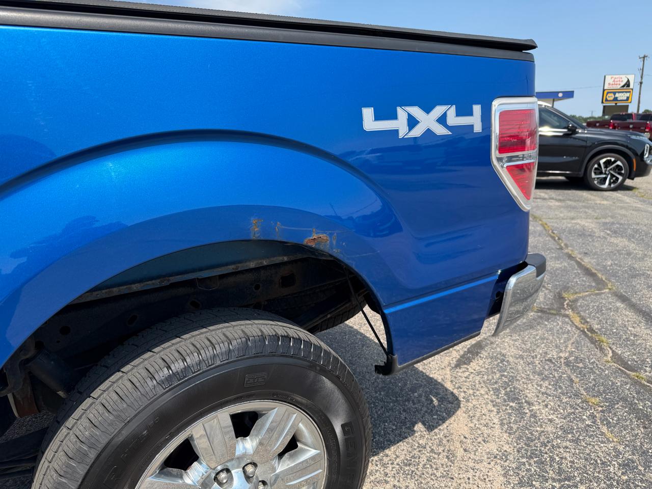 Ford F-150 XL SuperCab 8-ft. Bed 4WD 2012