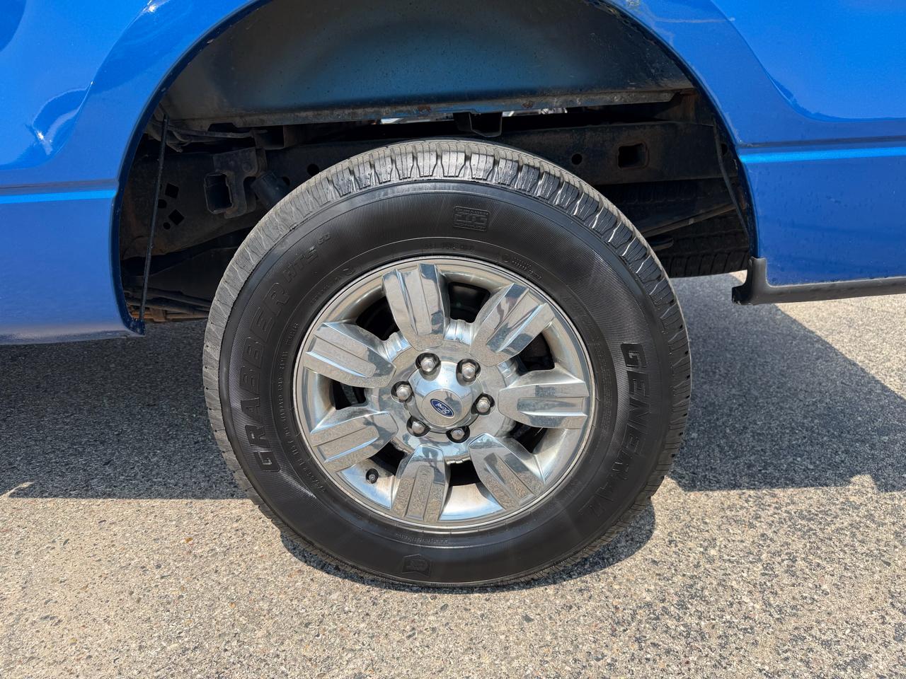 Ford F-150 XL SuperCab 8-ft. Bed 4WD 2012