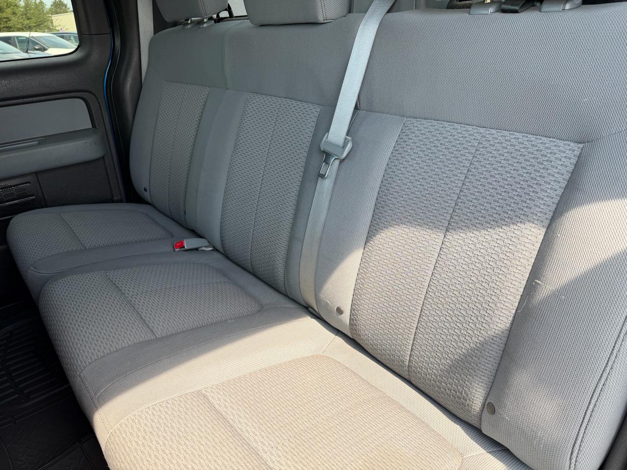 Ford F-150 XL SuperCab 8-ft. Bed 4WD 2012