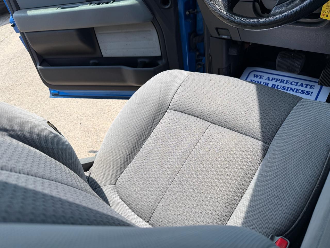 Ford F-150 XL SuperCab 8-ft. Bed 4WD 2012