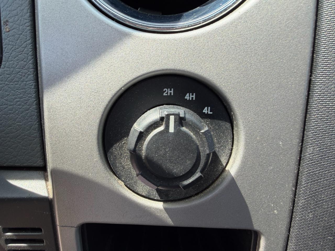 Ford F-150 XL SuperCab 8-ft. Bed 4WD 2012