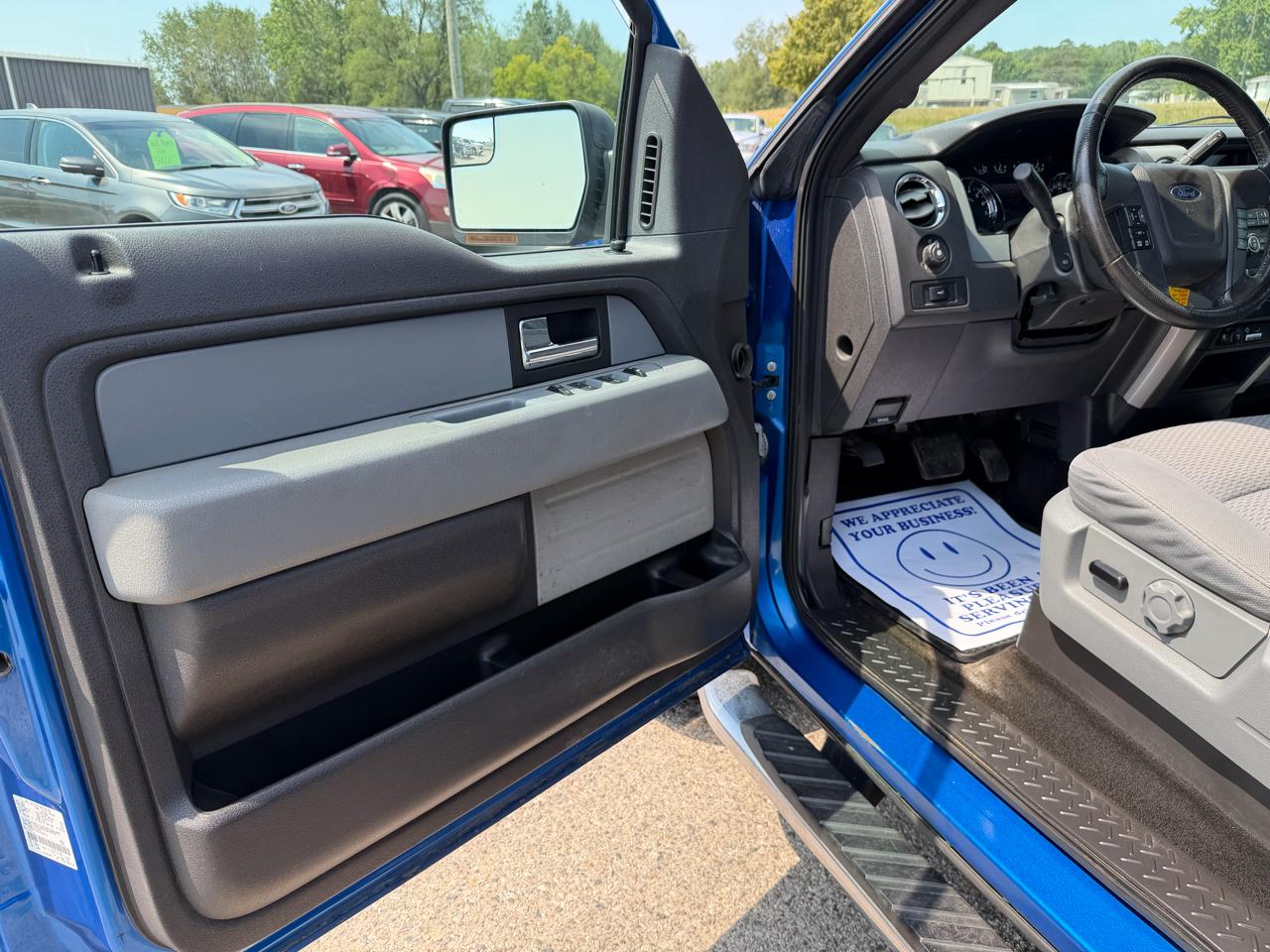 Ford F-150 XL SuperCab 8-ft. Bed 4WD 2012
