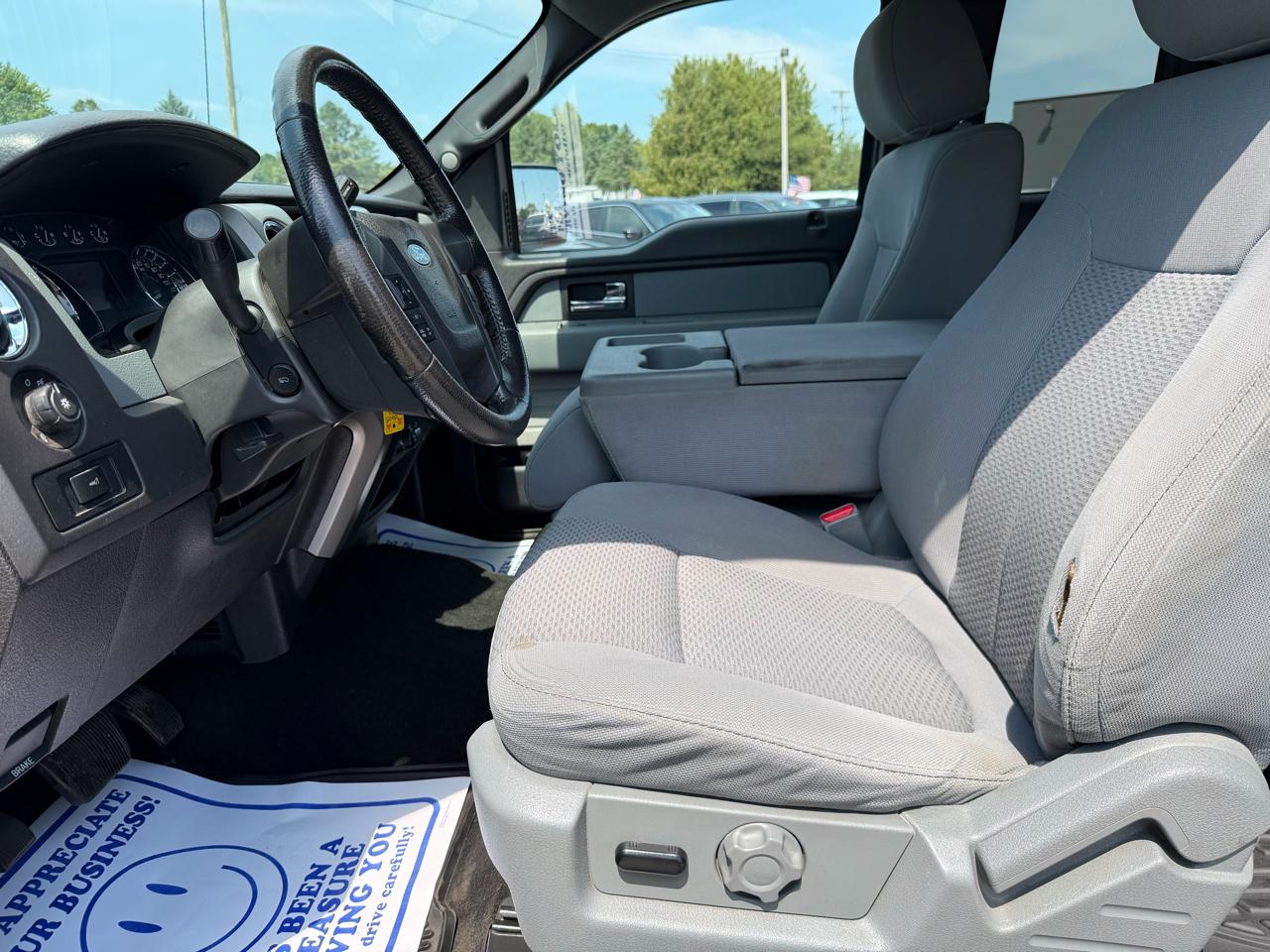Ford F-150 XL SuperCab 8-ft. Bed 4WD 2012