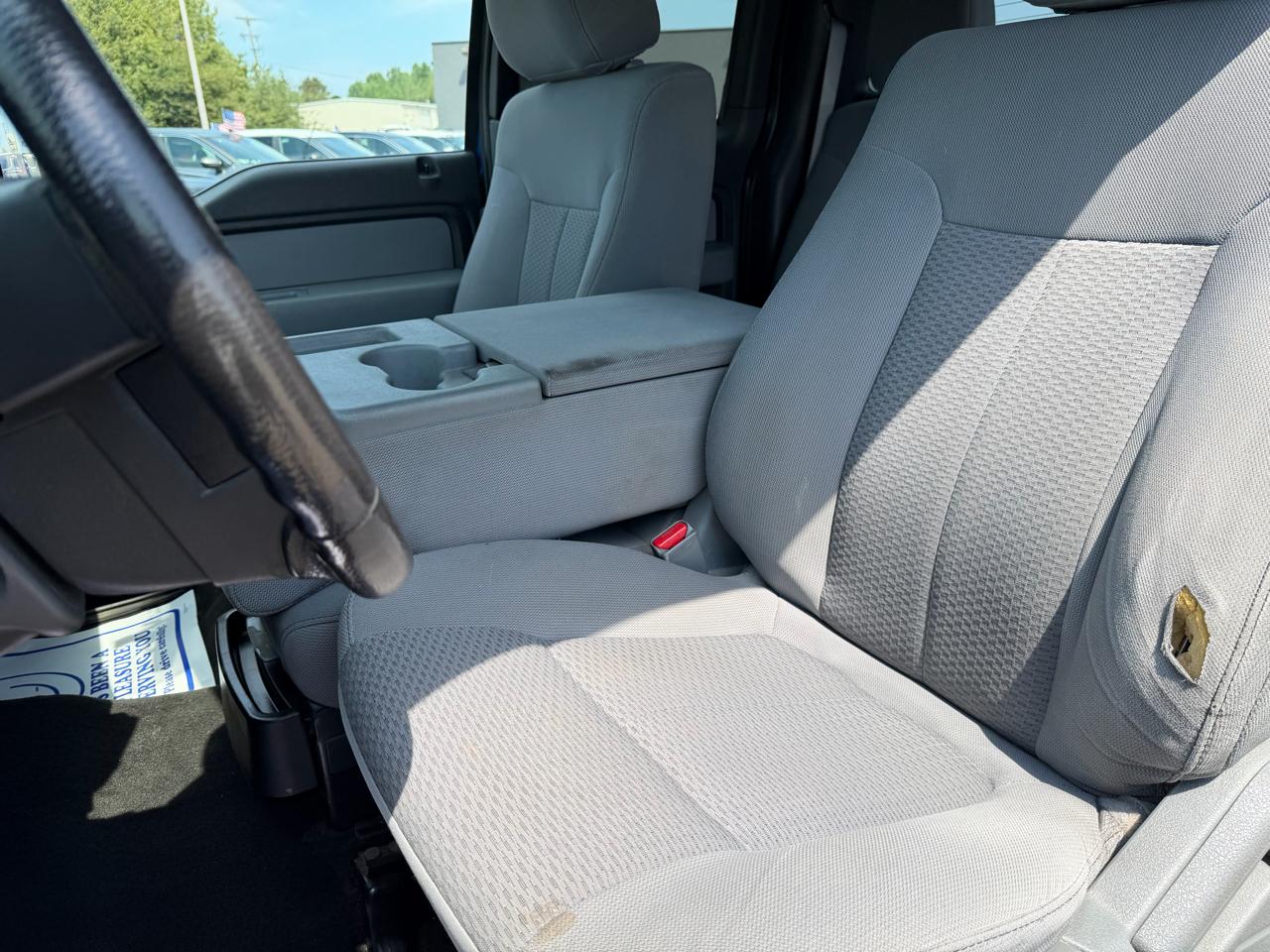 Ford F-150 XL SuperCab 8-ft. Bed 4WD 2012