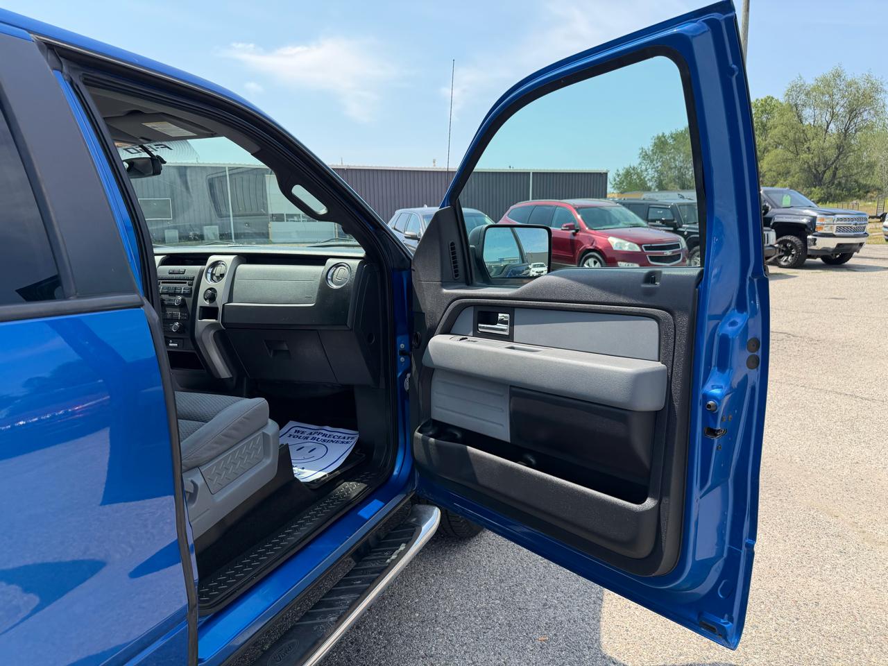 Ford F-150 XL SuperCab 8-ft. Bed 4WD 2012