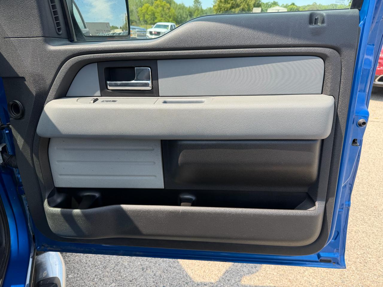 Ford F-150 XL SuperCab 8-ft. Bed 4WD 2012