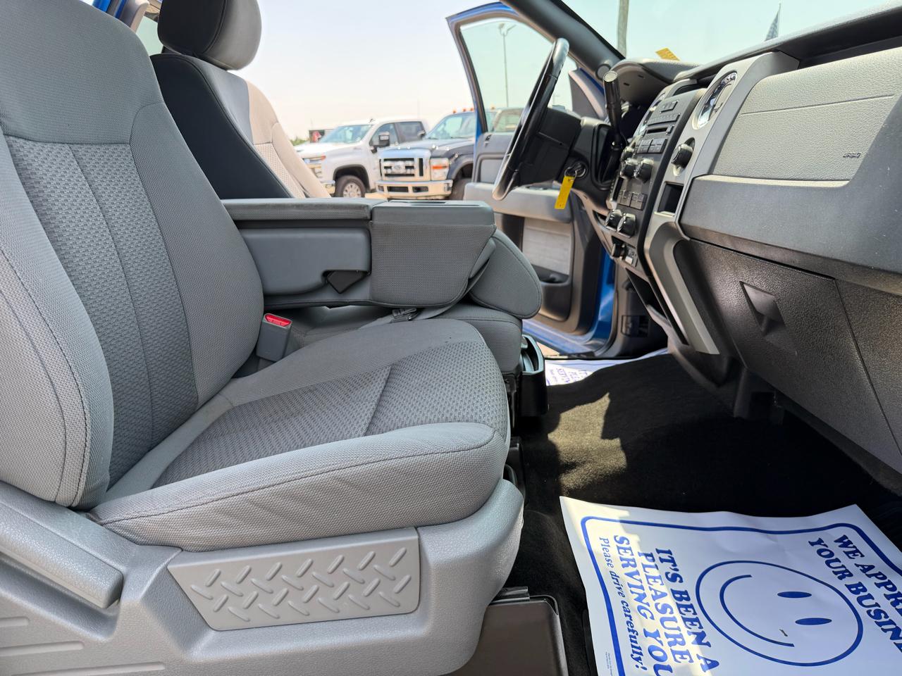 Ford F-150 XL SuperCab 8-ft. Bed 4WD 2012