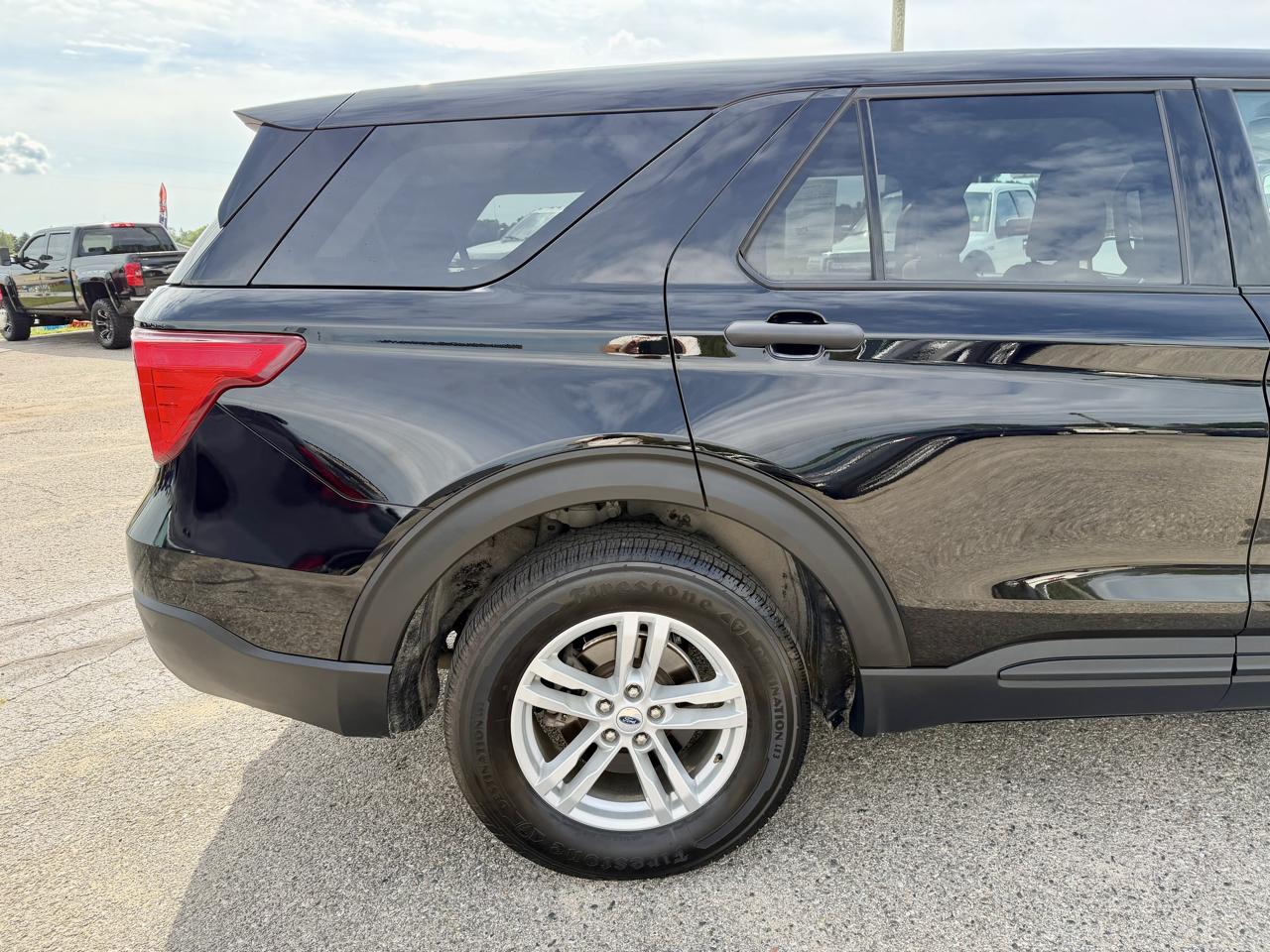Ford Explorer Base AWD 2023