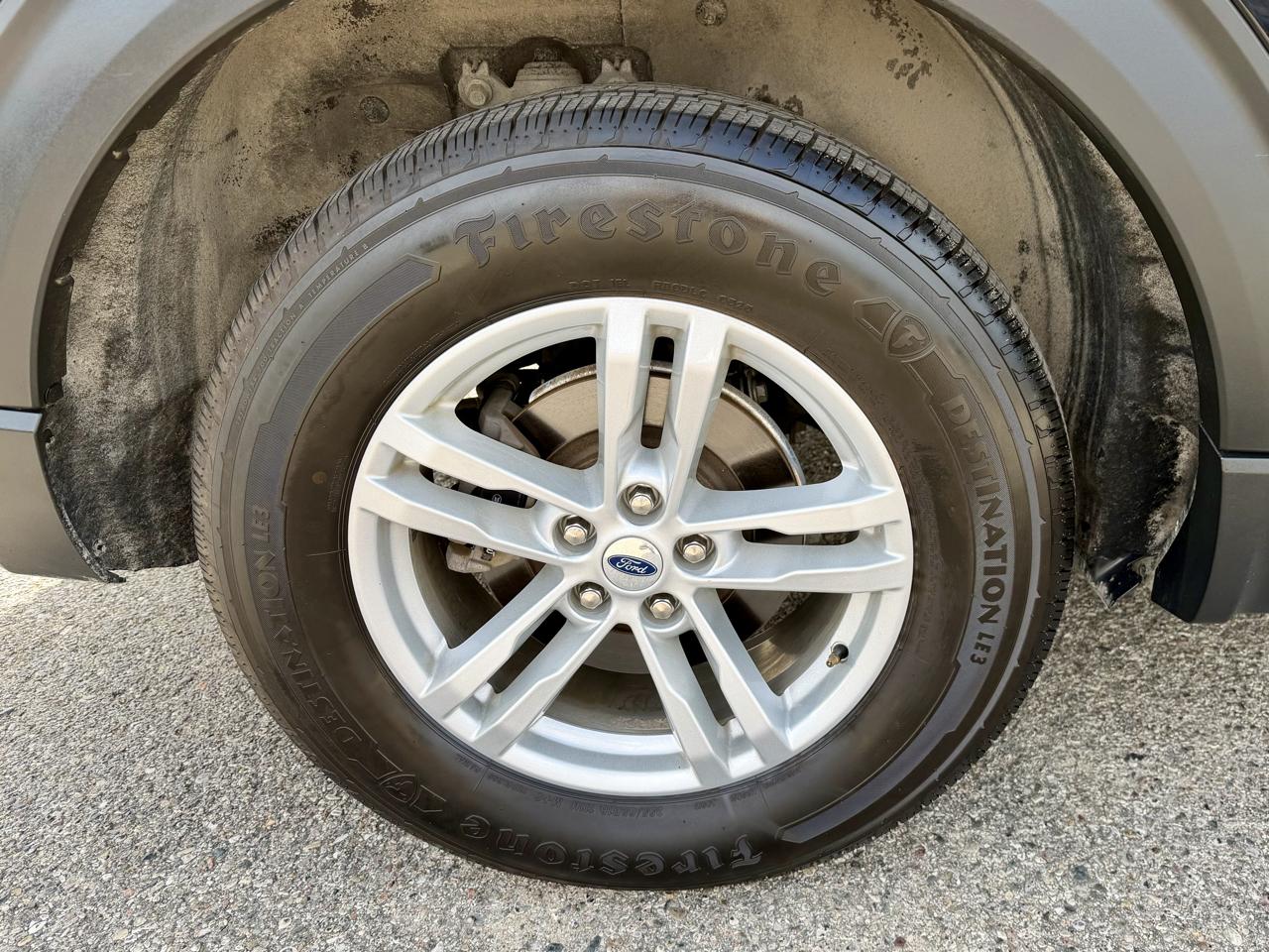 Ford Explorer Base AWD 2023