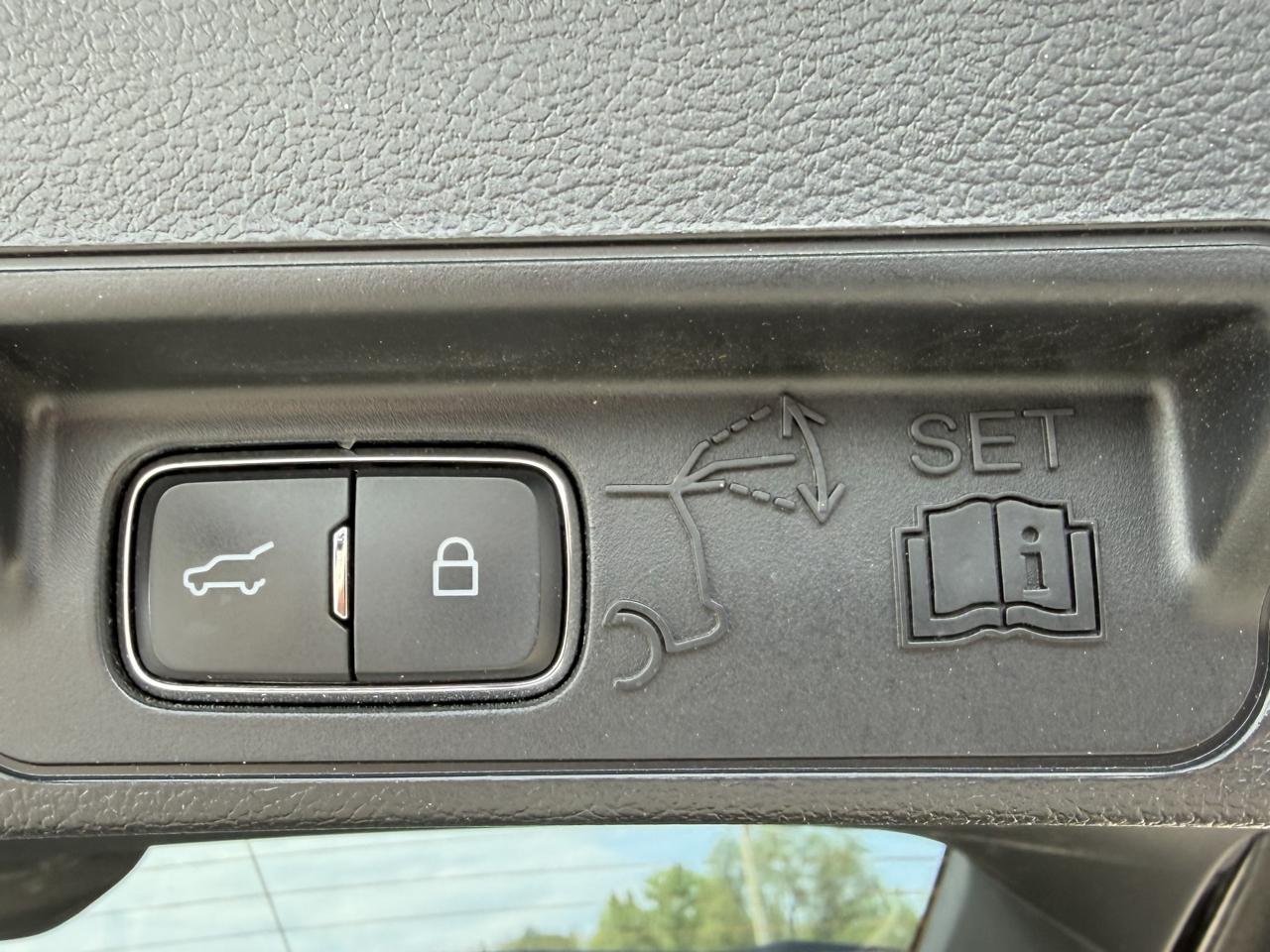 Ford Explorer Base AWD 2023