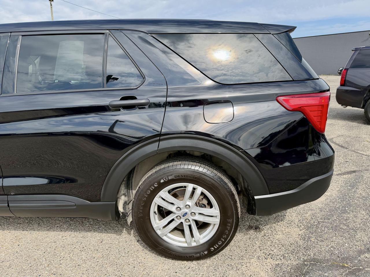 Ford Explorer Base AWD 2023