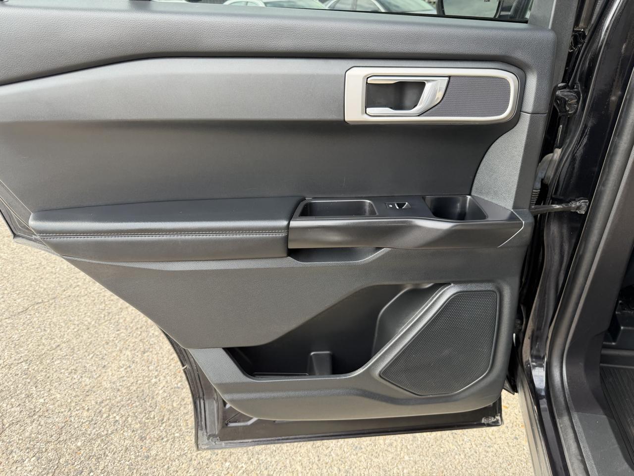 Ford Explorer Base AWD 2023