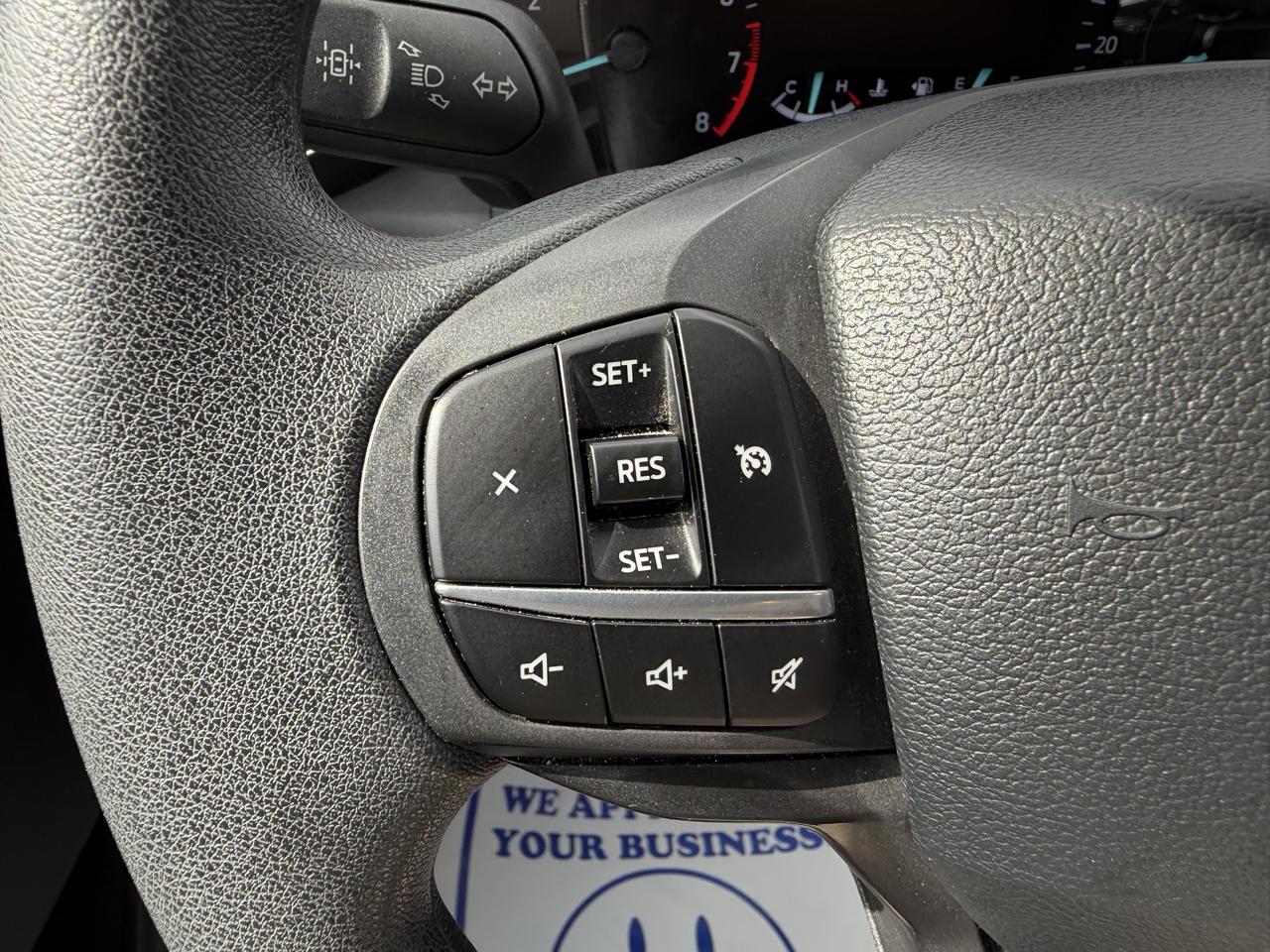 Ford Explorer Base AWD 2023