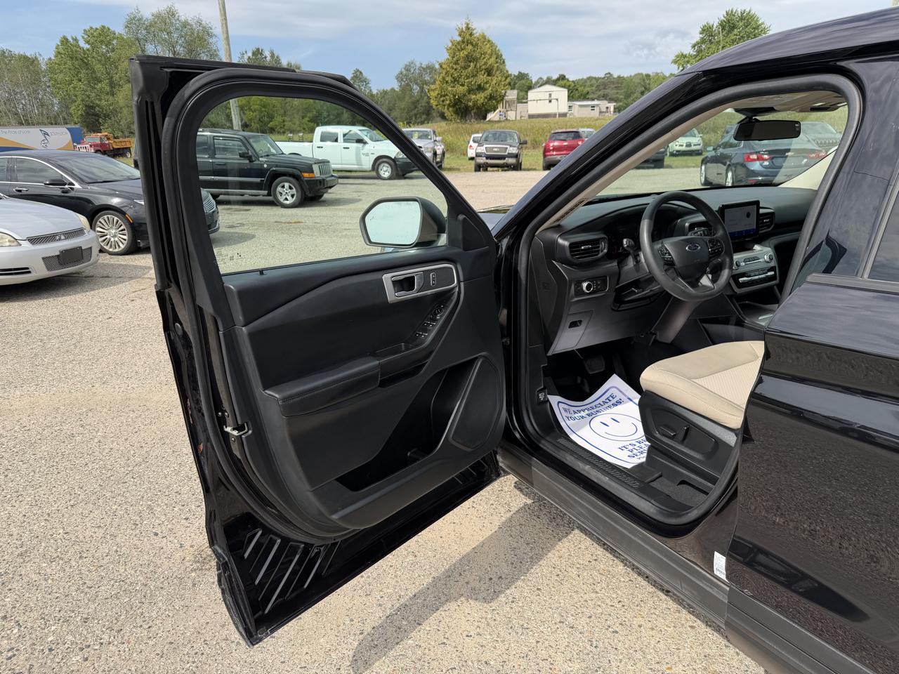 Ford Explorer Base AWD 2023