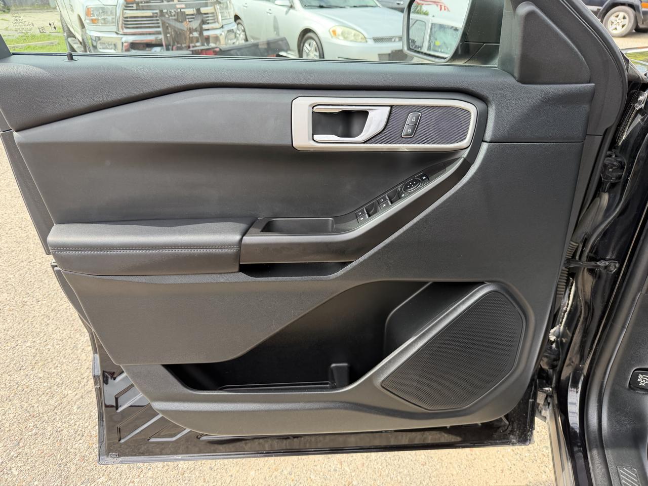 Ford Explorer Base AWD 2023