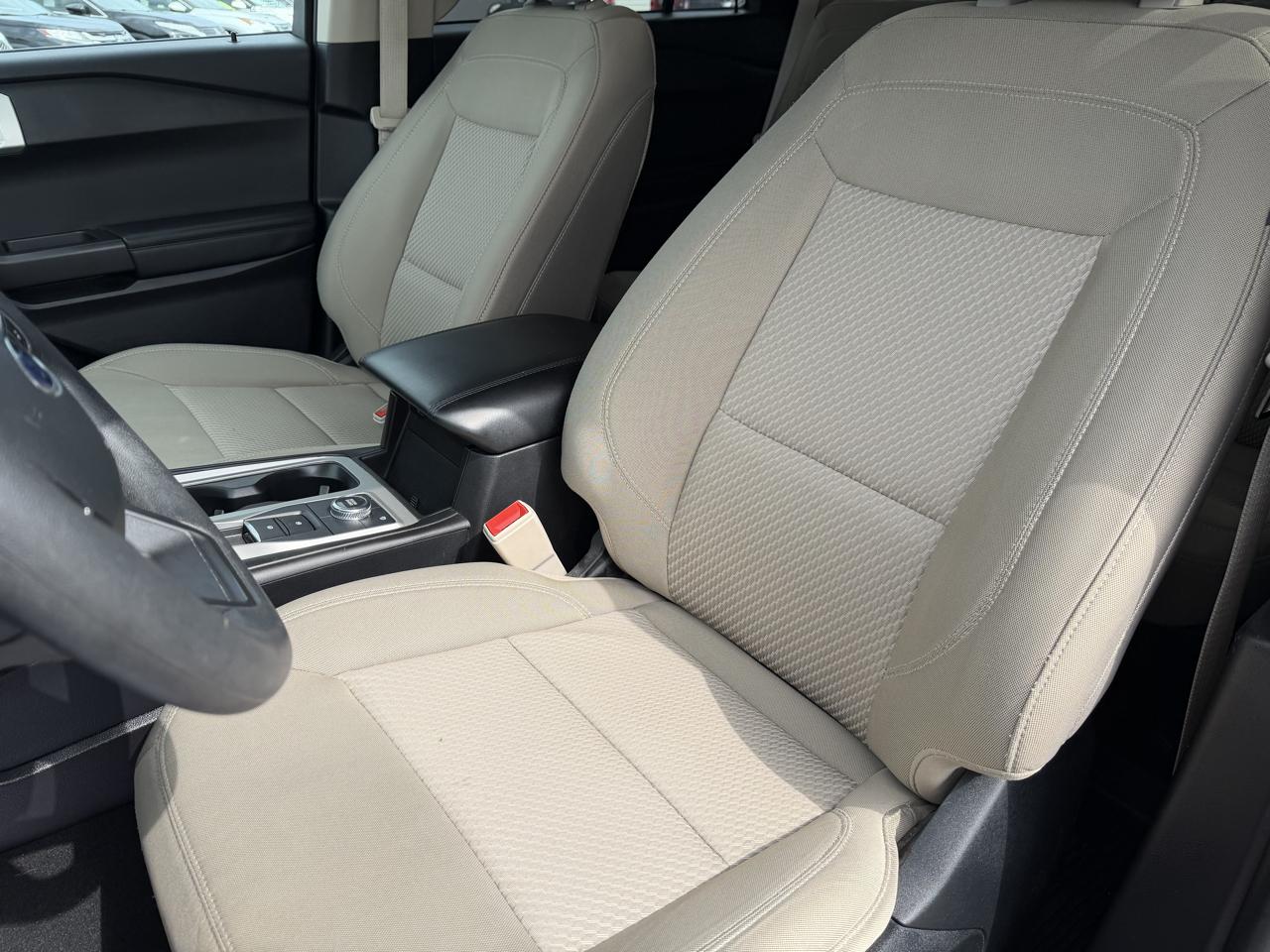 Ford Explorer Base AWD 2023