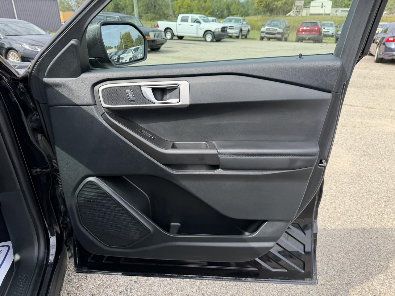 Ford Explorer Base AWD 2023