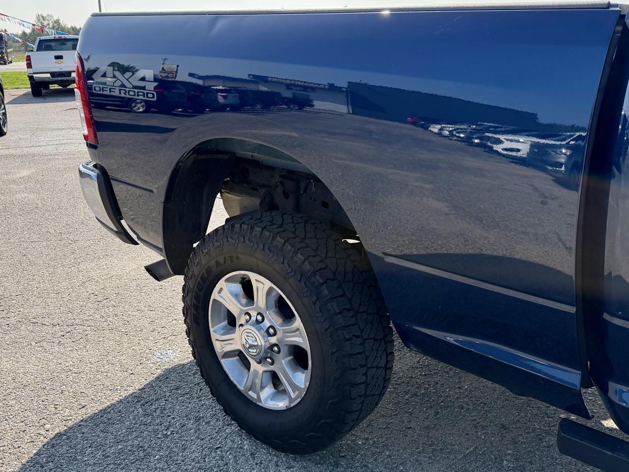 RAM 2500 Tradesman Crew Cab SWB 4WD 2022