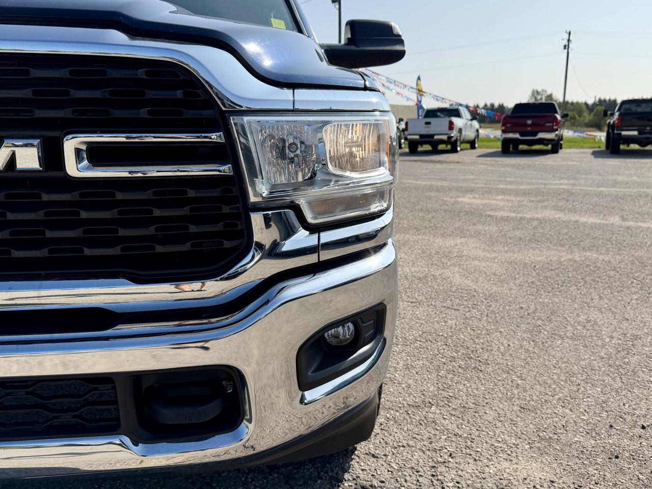 RAM 2500 Tradesman Crew Cab SWB 4WD 2022
