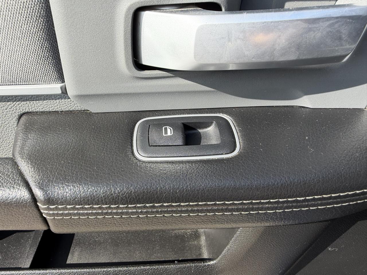 RAM 2500 Tradesman Crew Cab SWB 4WD 2022
