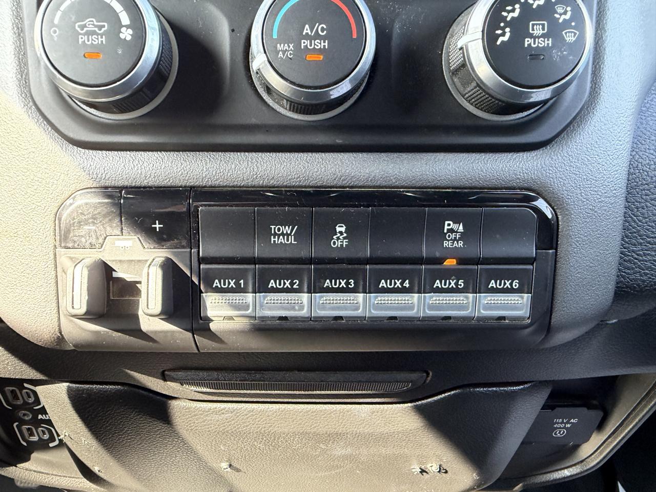 RAM 2500 Tradesman Crew Cab SWB 4WD 2022