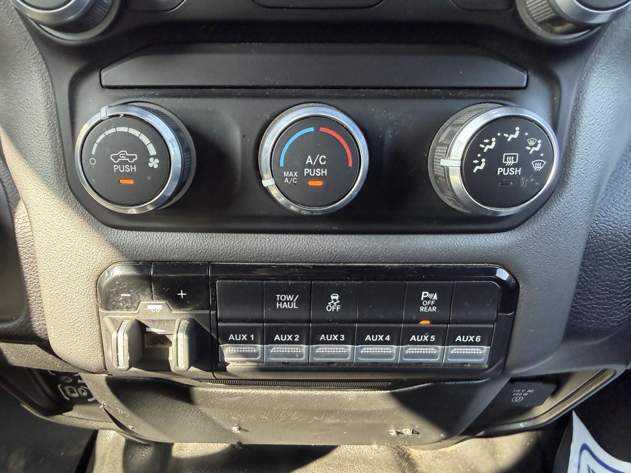 RAM 2500 Tradesman Crew Cab SWB 4WD 2022