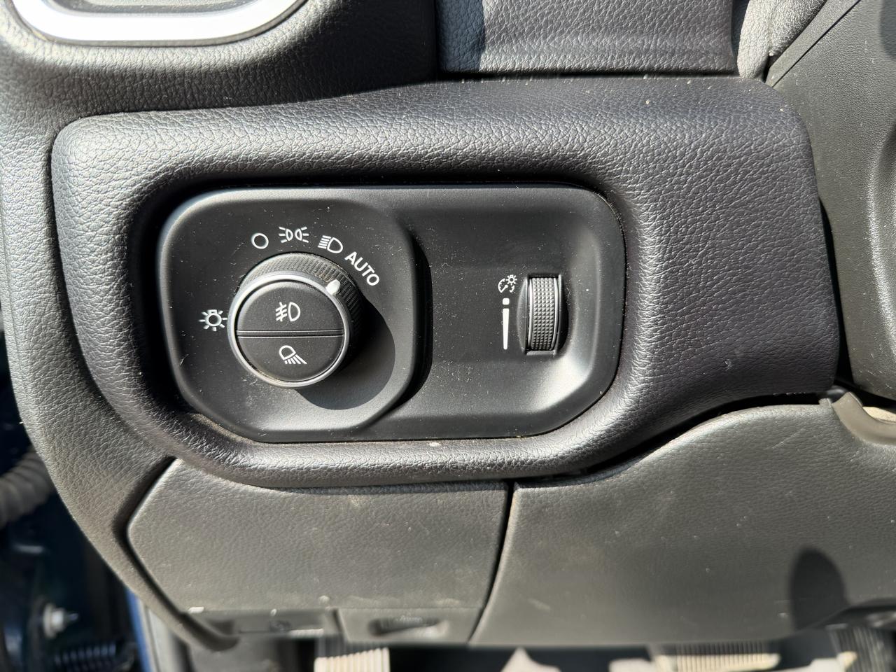 RAM 2500 Tradesman Crew Cab SWB 4WD 2022