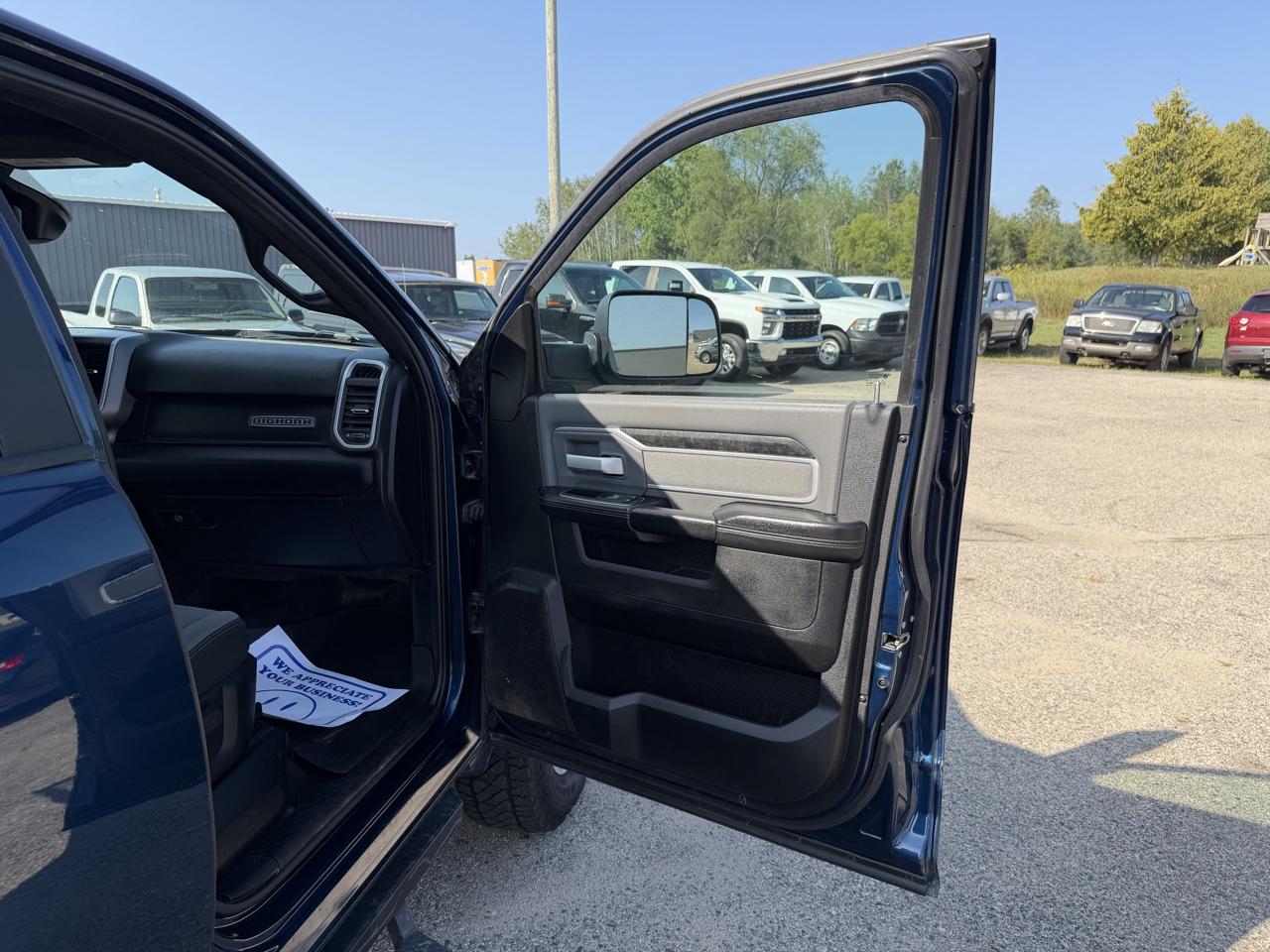 RAM 2500 Tradesman Crew Cab SWB 4WD 2022