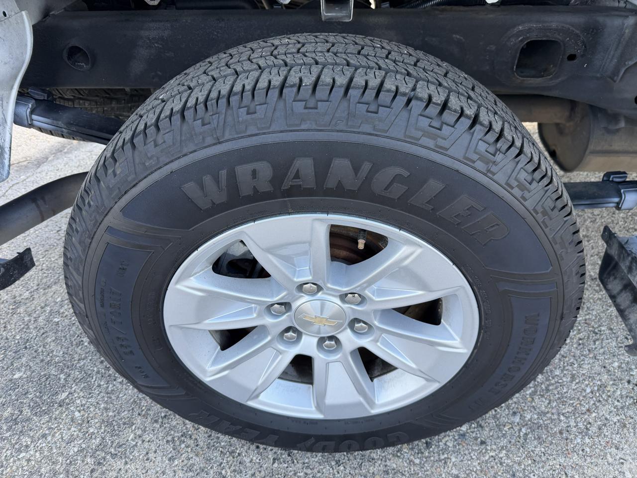 Chevrolet Silverado photo 23