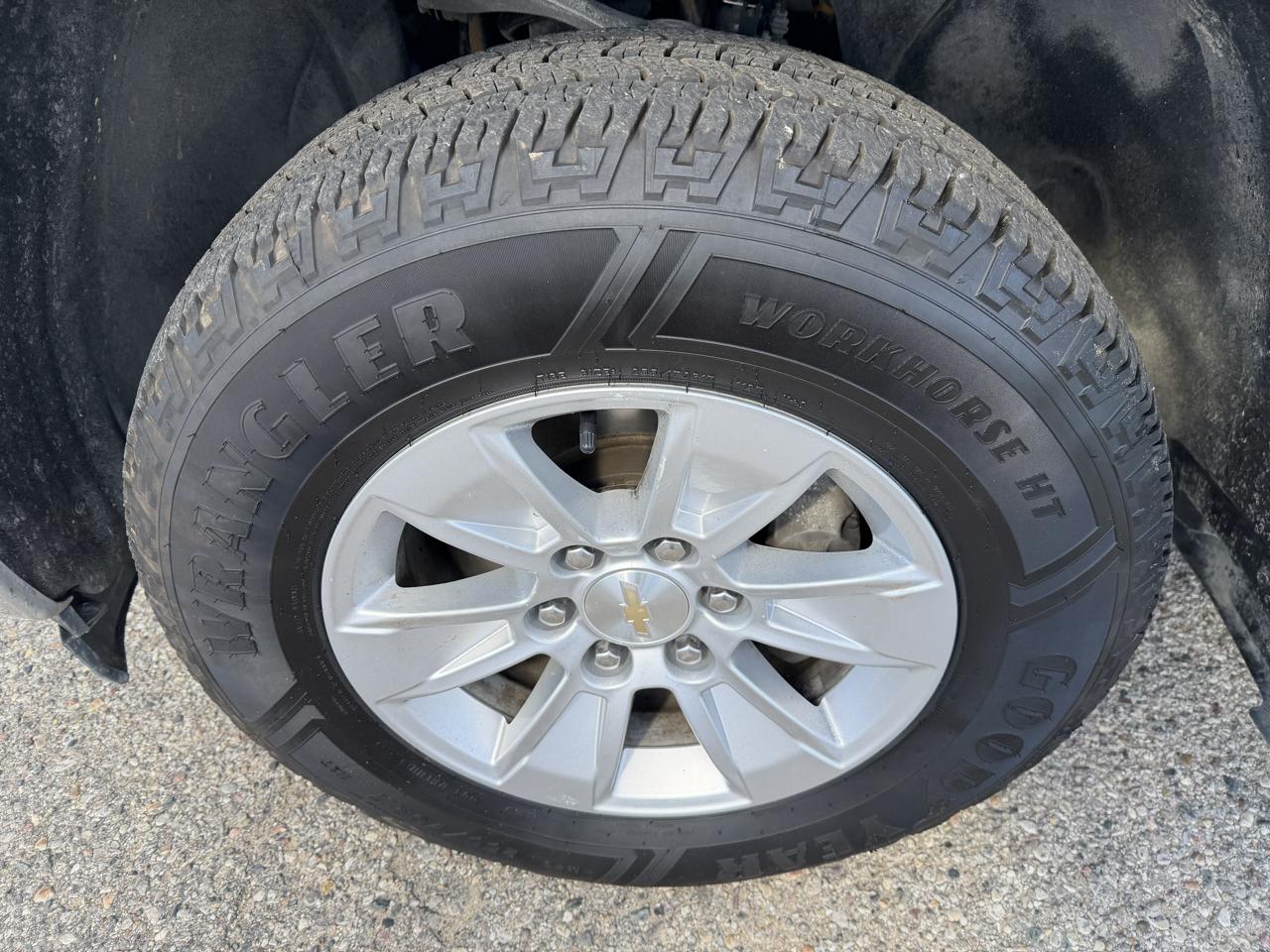 Chevrolet Silverado photo 38