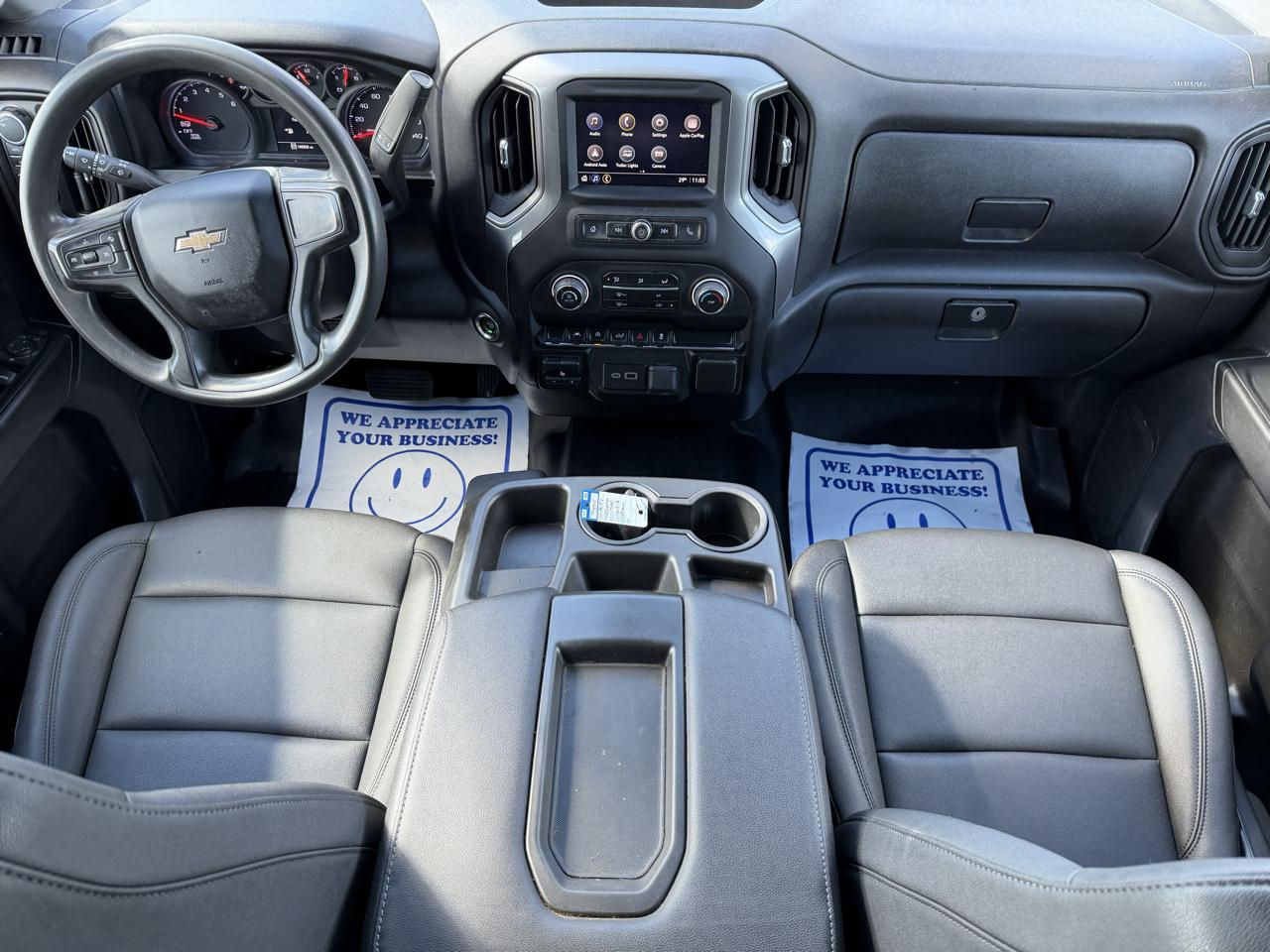 Chevrolet Silverado photo 3