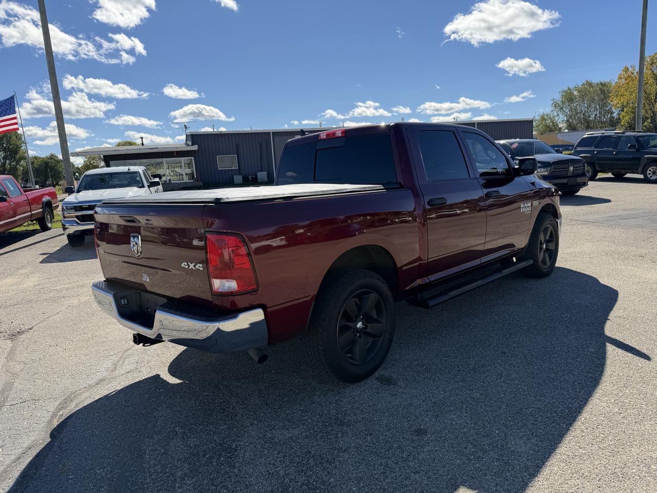 RAM 1500 Classic SLT 4x4 Crew Cab 5'7" Box 2022