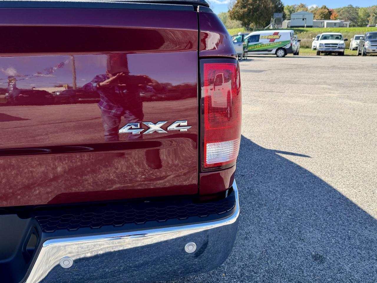RAM 1500 Classic SLT 4x4 Crew Cab 5'7" Box 2022
